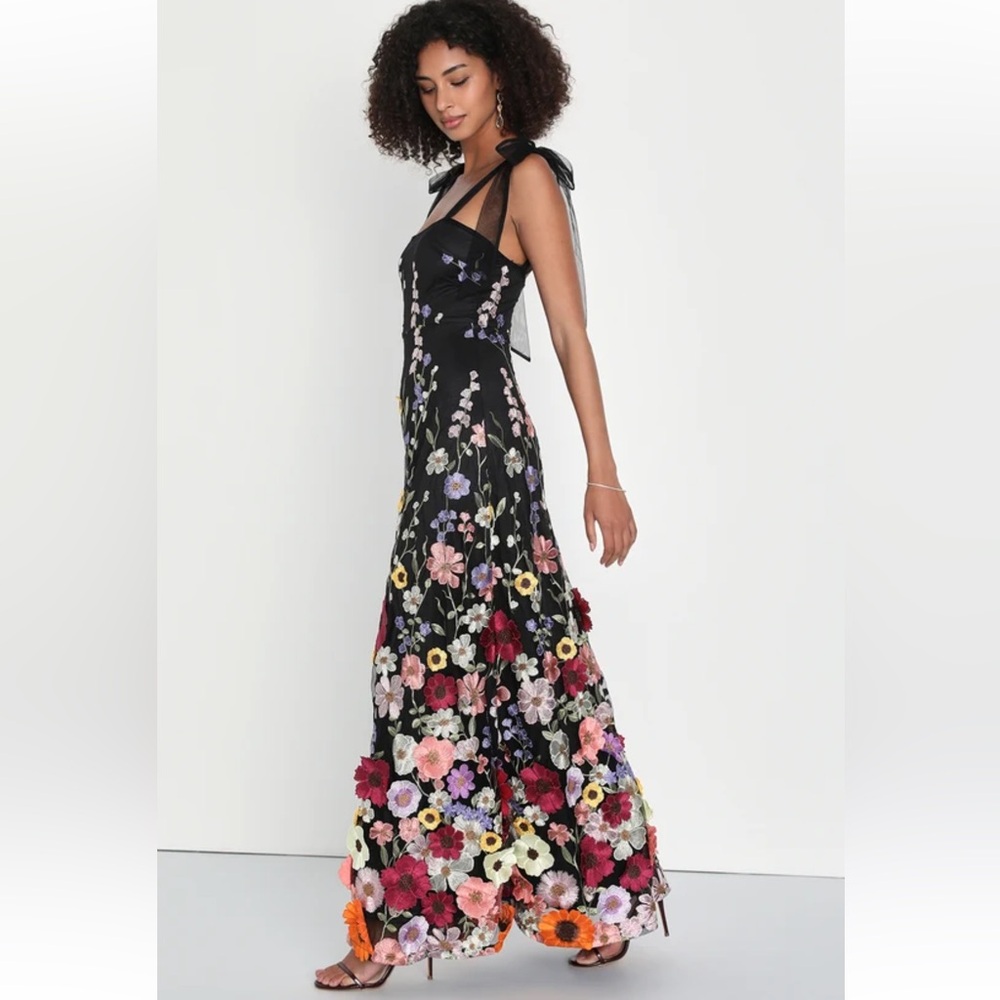 2024 Lulu’s Floral Embroidered Tie-Strap Maxi Dress (Worn Once)